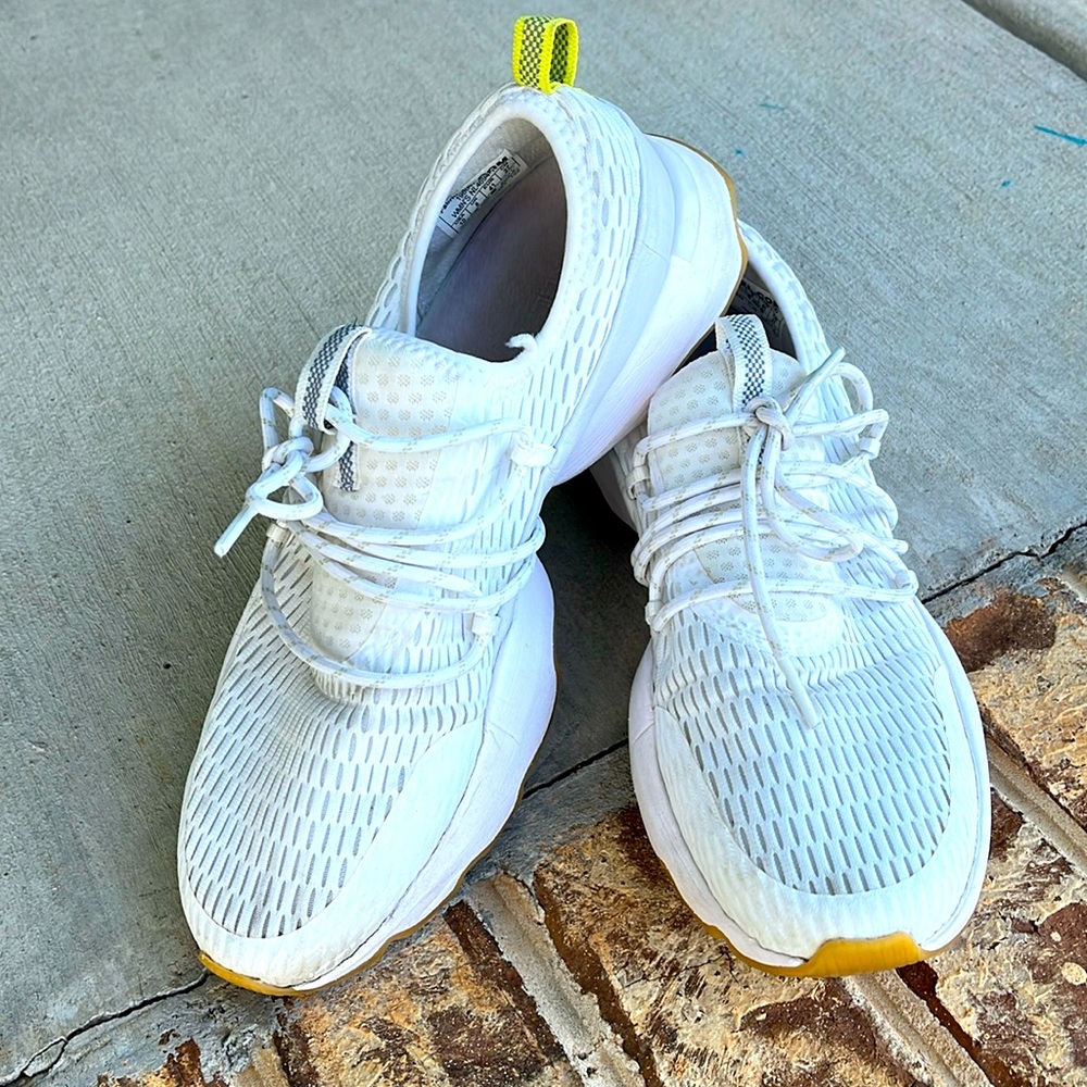 Sorel Kinetic athletic shoes